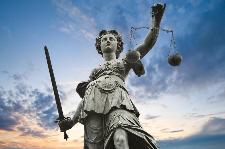 上海知識產權律師深入剖析：非法創造注冊商標標識罪的構成要件與法律適用